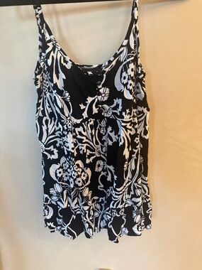 INC International Concepts Black and White Floral Scoop Neck Camisole